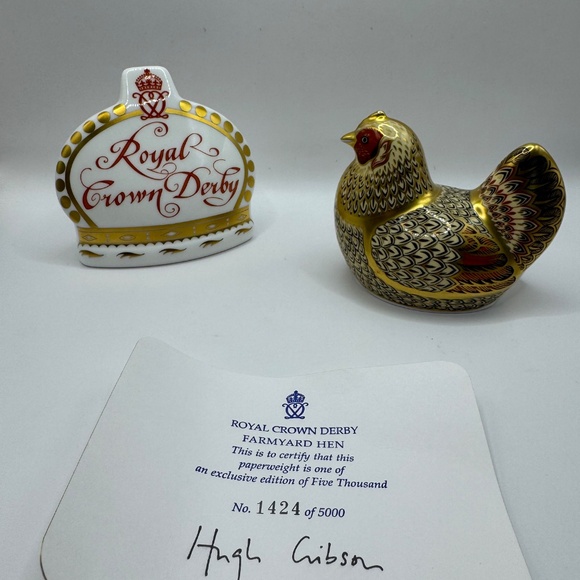 Royal Crown Derby "Farmyard Hen" limited edition paperweight no. 1424 of 5000. - Picture 3 of 12